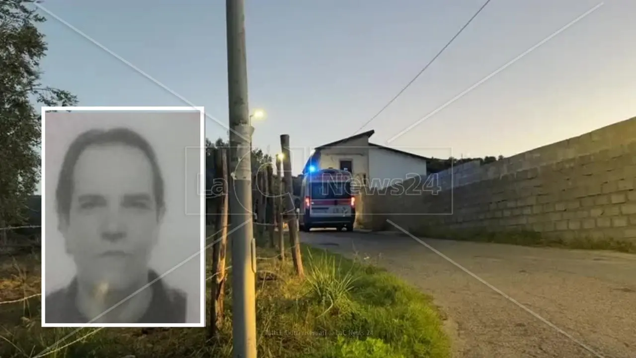 Corigliano Rossano, si ribalta con il muletto e rimane schiacciato: muore un uomo di 46 anni, aperta un’inchiesta