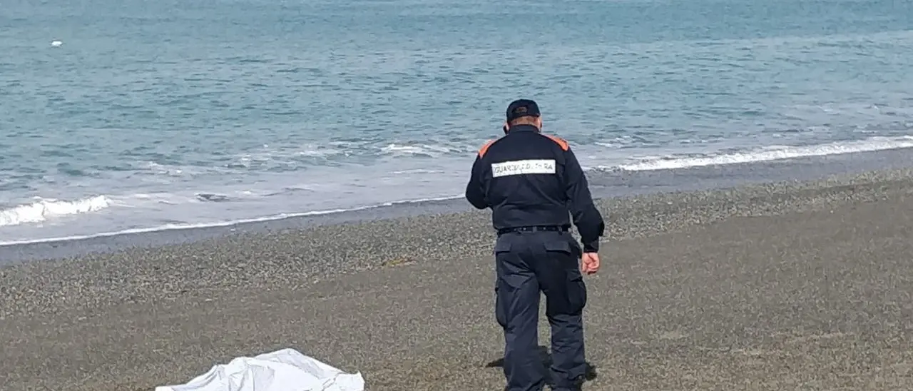 Tragedia nel Cosentino, 53enne muore annegato in mare: recuperato il cadavere