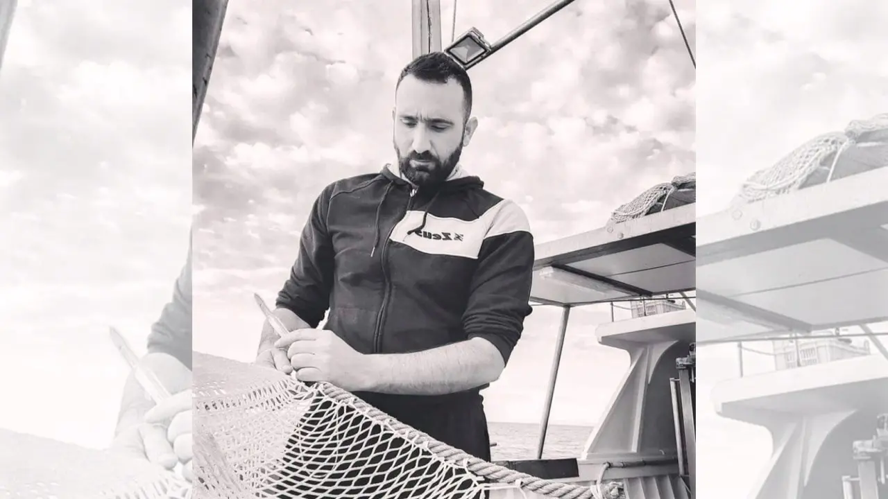 Giuseppe Paturzi, il pescatore di Cariati che da 23 anni vive il mare e lo difende dai rifiuti