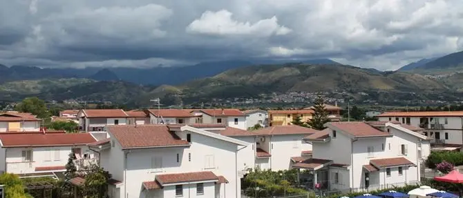 Santa Maria del Cedro, è allarme per spaccio di droga e furti nelle case: il sindaco chiede più controlli