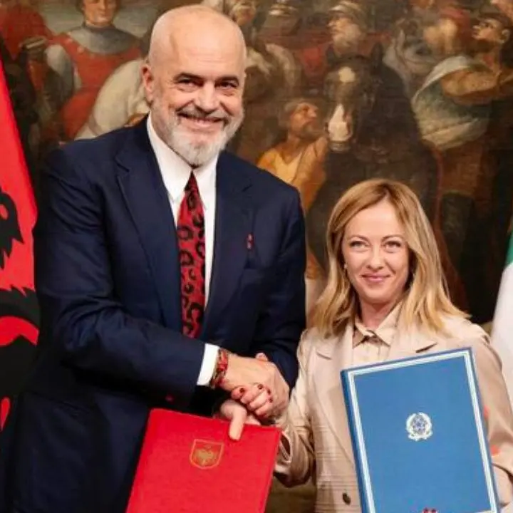 La campagna d’Albania rischia di costare cara alla Meloni: alleati irritati per l’accordo (in solitaria) sui migranti