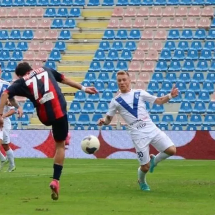 Coppa Italia, il Crotone regola il Brindisi ed accede al terzo turno: decisivo un gol di Pannitteri (1-0)