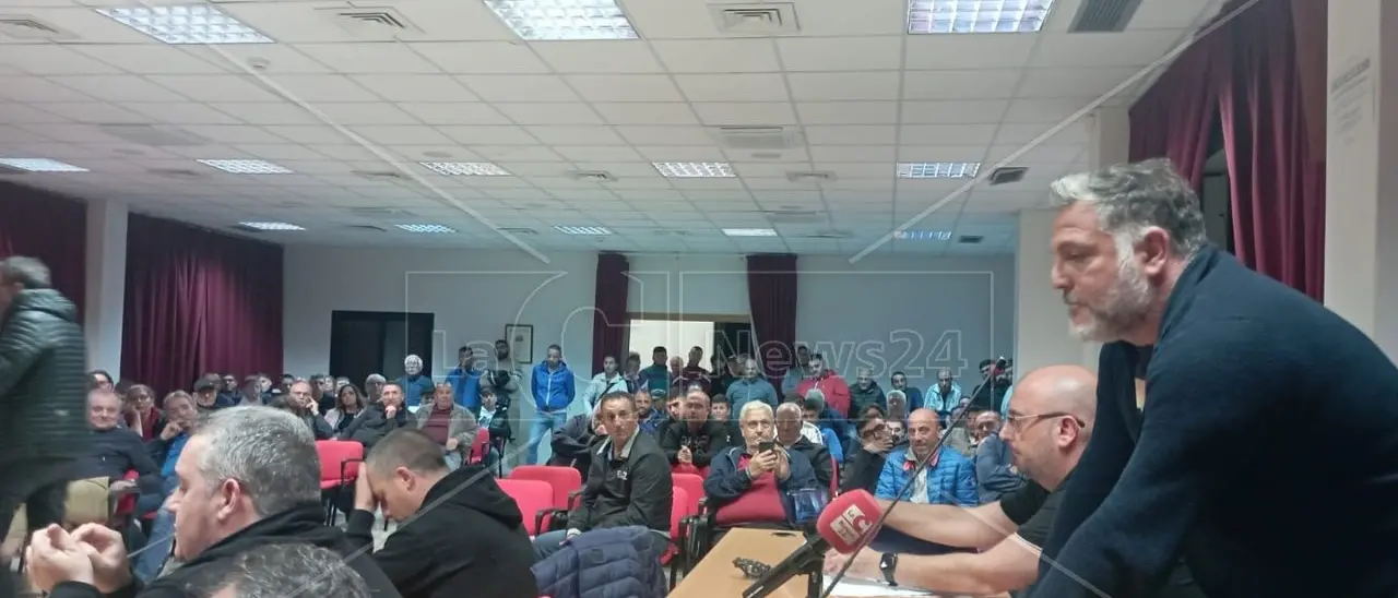 L’appello della Gioiese a città e sponsor: «Per giocare in serie D ci servono soldi non fideiussioni». Il sindaco in campo