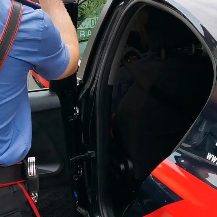 Controlli a tappeto dei carabinieri a Gioia Tauro, un arresto e dodici denunce