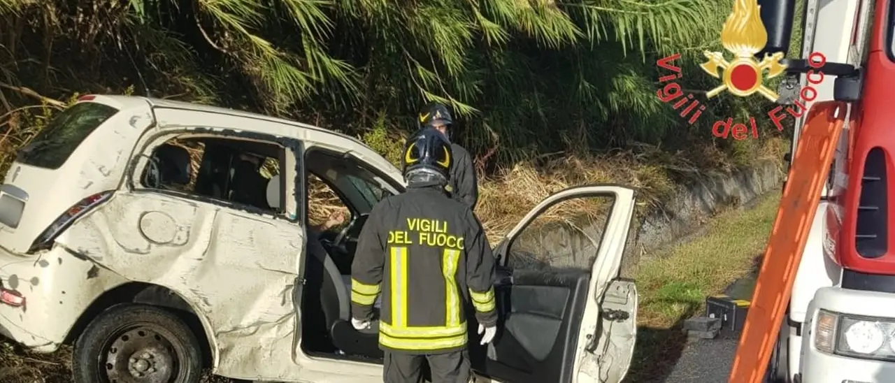Una altro incidente sulla statale 106 nel Catanzarese: ferita una donna