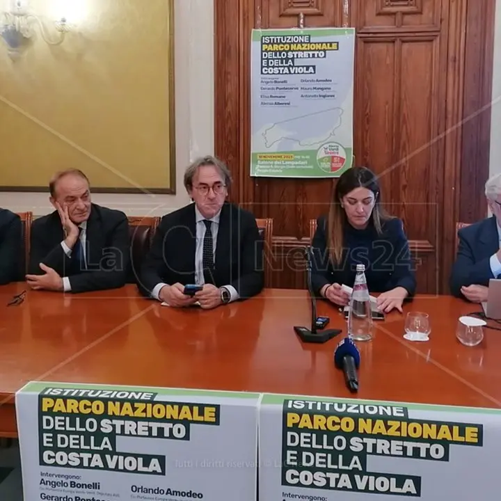 Il Parco dello Stretto per fermare il Ponte, Bonelli presenta a Reggio la proposta di legge in risposta al «faraone Salvini»