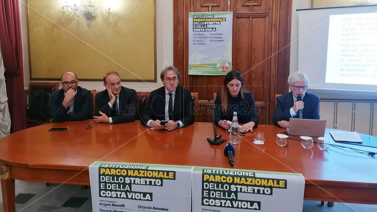 Il Parco dello Stretto per fermare il Ponte, Bonelli presenta a Reggio la proposta di legge in risposta al «faraone Salvini»