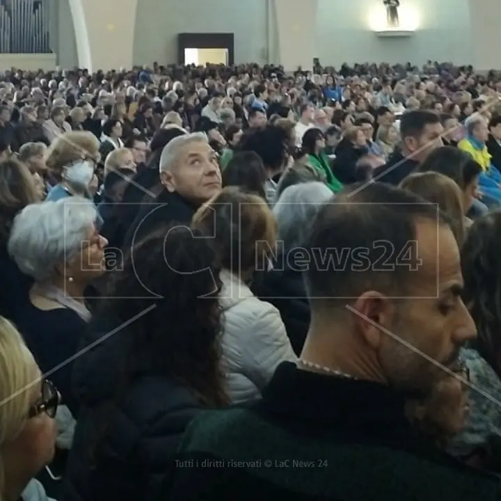 Trent’anni fa l’arrivo della statua della Madonna a Paravati: pellegrini da tutta Italia nella “casa” di Natuzza