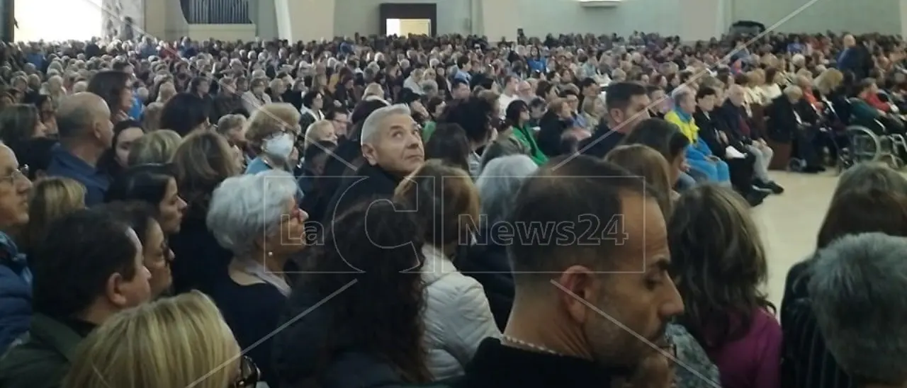 Trent’anni fa l’arrivo della statua della Madonna a Paravati: pellegrini da tutta Italia nella “casa” di Natuzza