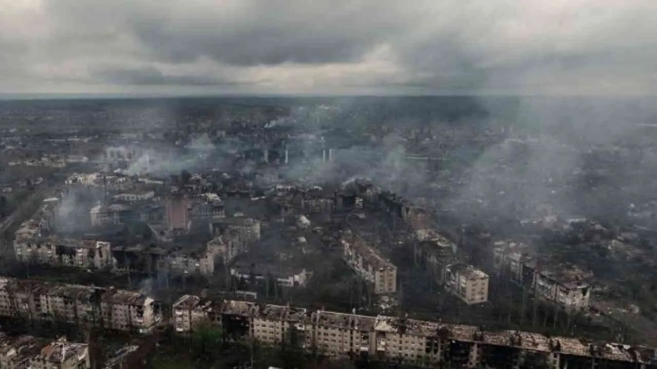 Russia-Ucraina, nessun negoziato in vista e l’esercito di Mosca cerca di riconquistare i territori persi