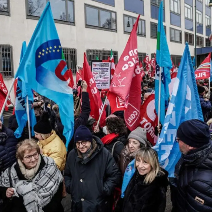 Il Garante boccia lo sciopero generale: «Non si può fare». Salvini: «Landini messo in castigo, non potrà fare il week end lungo»