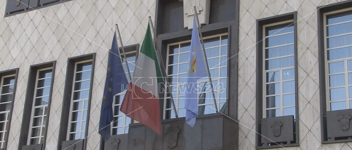 Fusione Cosenza, Castrolibero e Rende: Palazzo dei Bruzi pronto a ricorrere al Tar mentre si muove anche il M5s