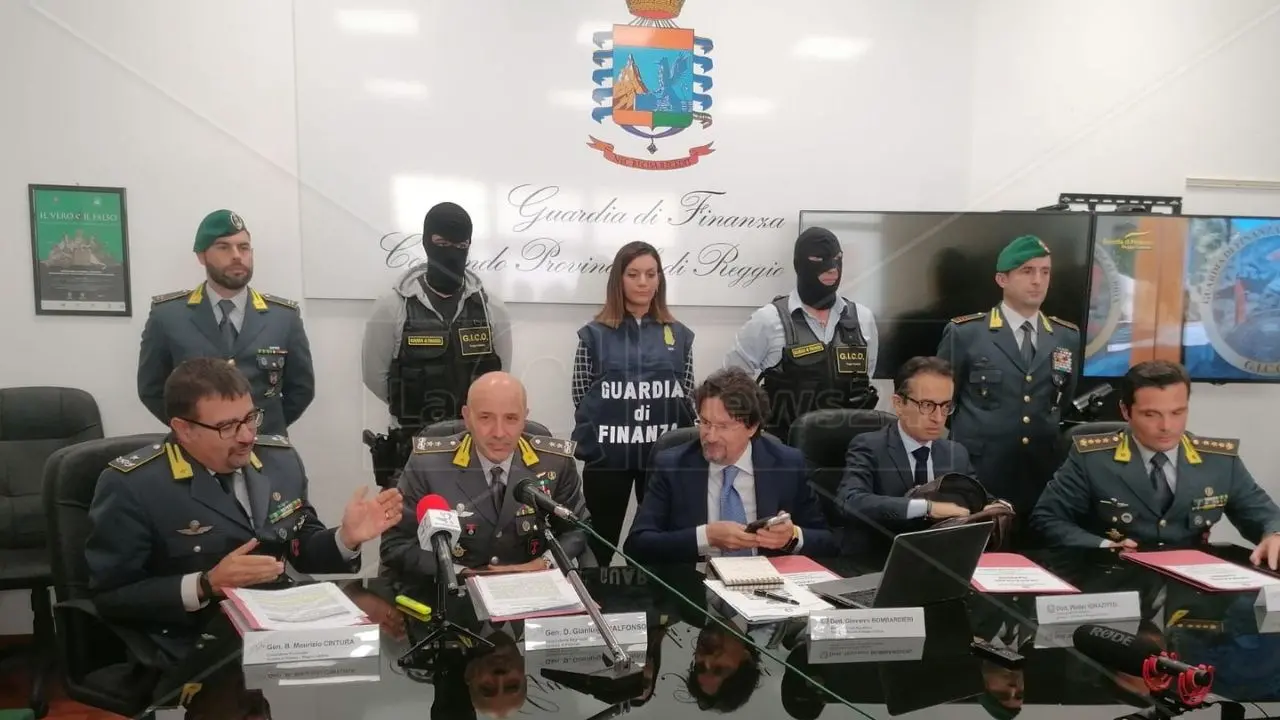 «Alla larga da quelli che se la cantano», la ‘ndrangheta di Reggio temeva gli imprenditori pronti a denunciare