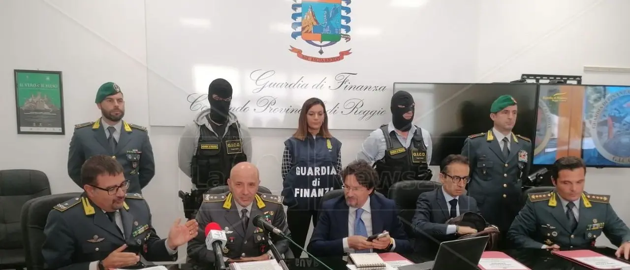 «Alla larga da quelli che se la cantano», la ‘ndrangheta di Reggio temeva gli imprenditori pronti a denunciare