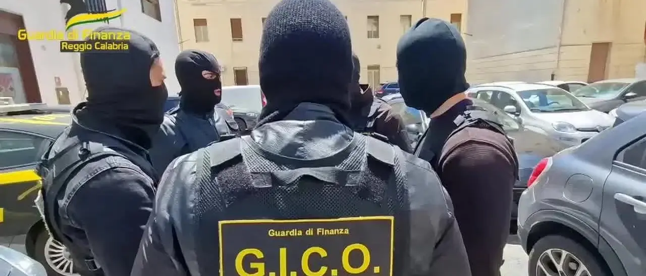 La profezia dopo la scoperta della cimice della Dda nel giardino delle “mangiate”: «La chiameranno operazione Garden»