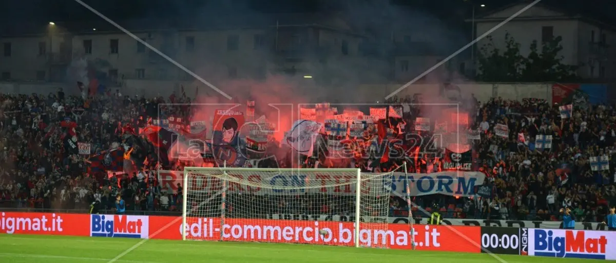 Derby di Calabria, la Curva Sud Cosenza: «Non si rovini con divieti inutili»