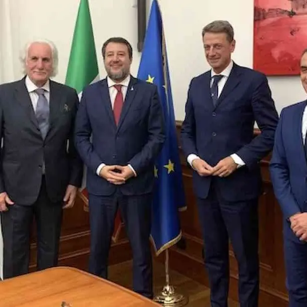 Simet Bus, l’accordo con Fs tutela 46 lavoratori ma lascia fuori i 38 già licenziati che speravano di rientrare: ecco cosa prevede