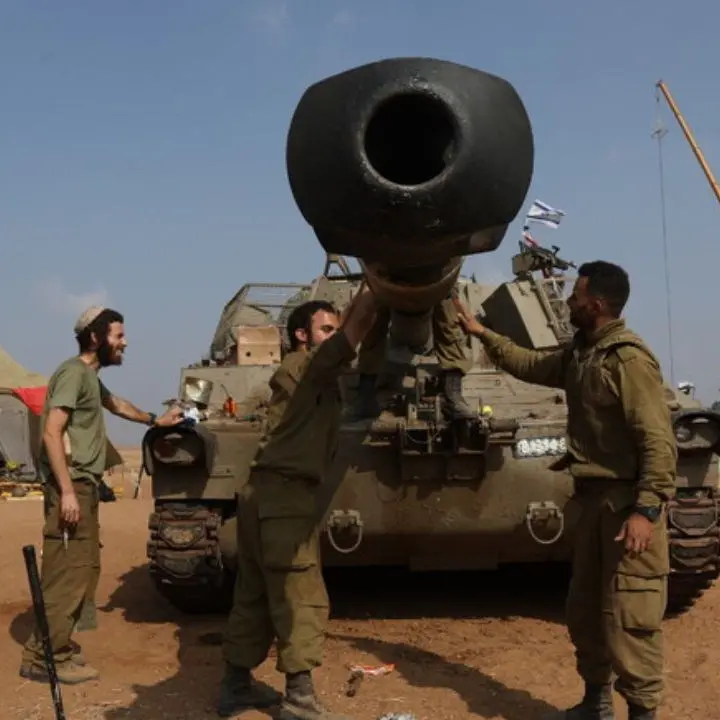 Blitz di Israele all’ospedale Shifa, trovate armi e materiale di Hamas
