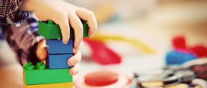 Bimba con grave epilessia non riesce a ottenere a scuola l’assistenza infermieristica