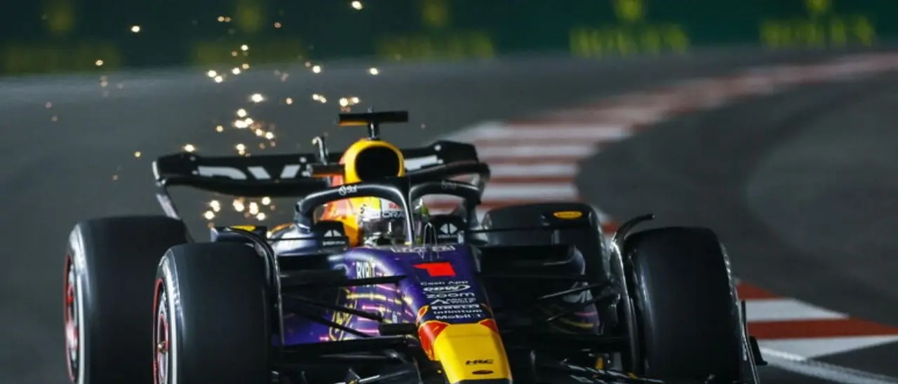 Formula uno, Verstappen sbanca Las Vegas. Leclerc trova il jolly all’ultimo giro: secondo