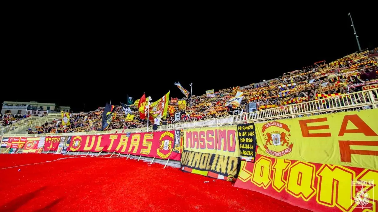 Catanzaro-Cosenza, al via la prevendita dei biglietti per i tifosi giallorossi