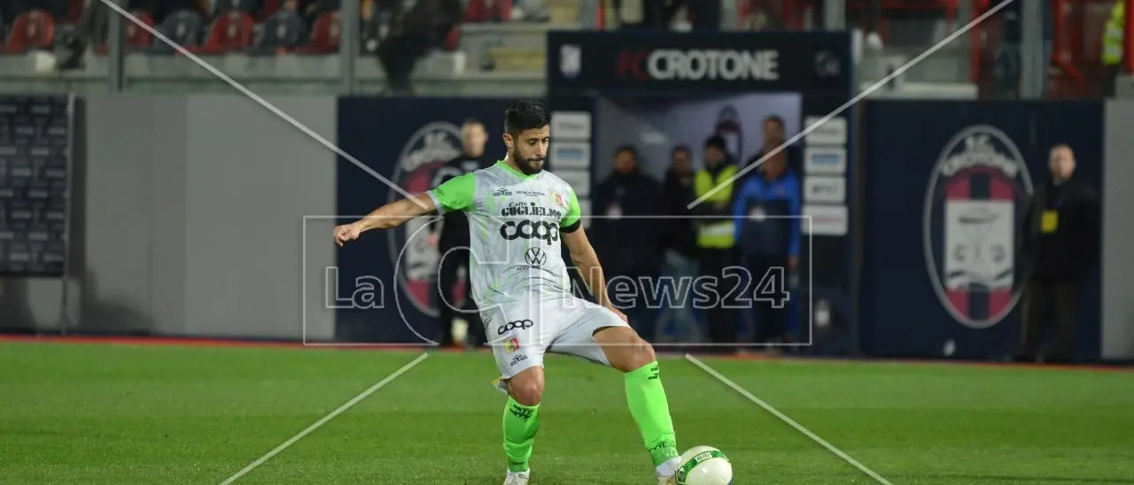 Verso Catanzaro-Cosenza, in casa delle Aquile tegola Verna: la situazione in vista del derby