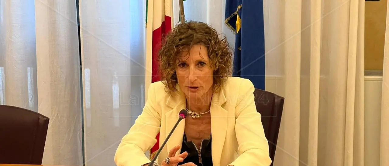 A Reggio il primo prefetto donna, Clara Vaccaro: «Città capace di accogliere, sui migranti faremo la nostra parte»