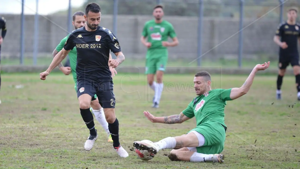 Promozione A, ancora scossoni in casa VE Rende: salutano tre calciatori