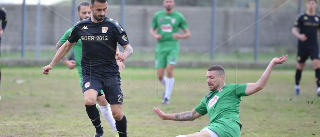 Promozione A, ancora scossoni in casa VE Rende: salutano tre calciatori