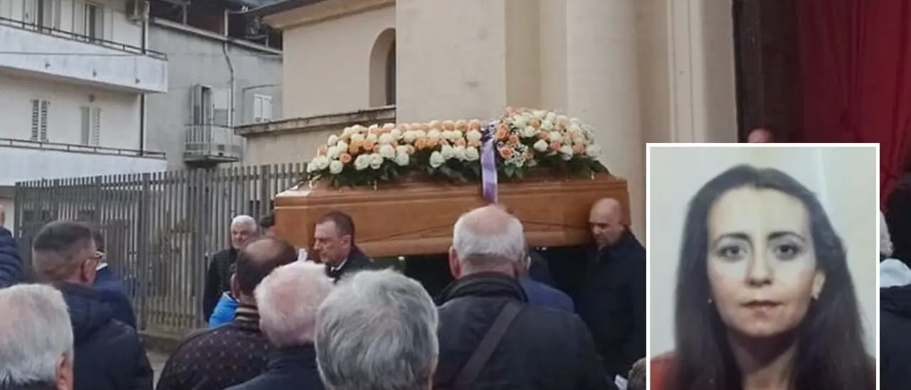 A Seminara i funerali della dottoressa Romeo, ancora da chiarire obiettivo e movente dell’agguato