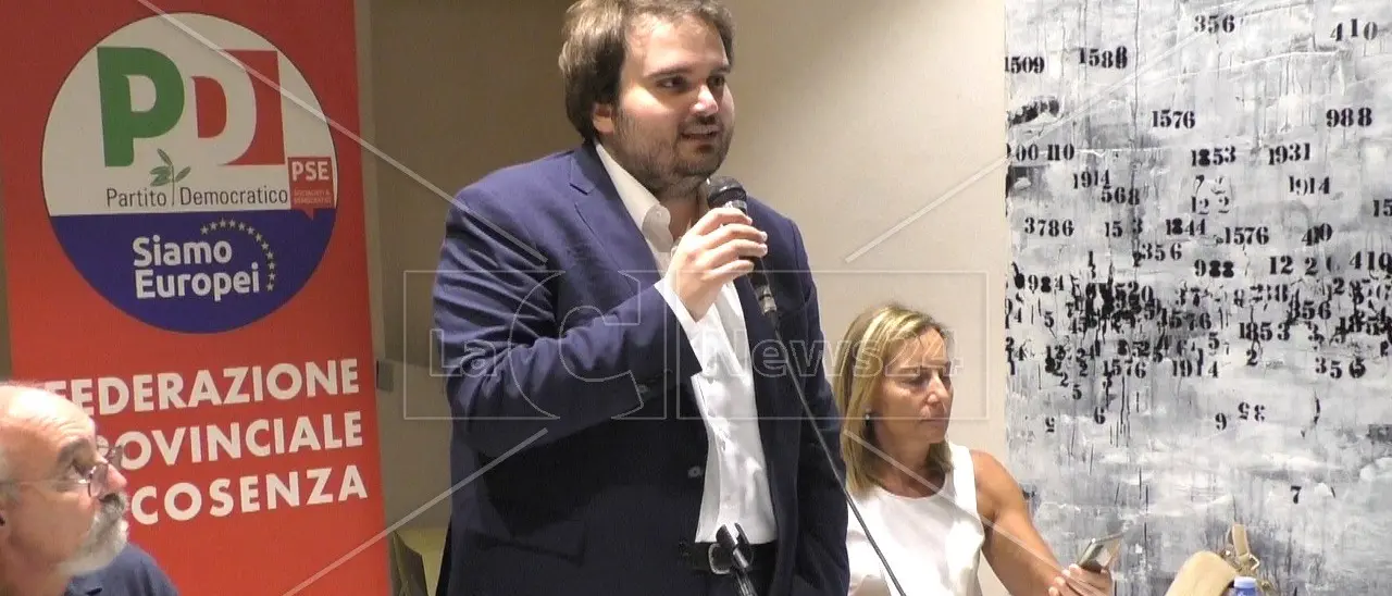 Pd Cosenza, il segretario (autosospeso) Pecoraro: «Cambiare tutto. Io resto se autonomo»