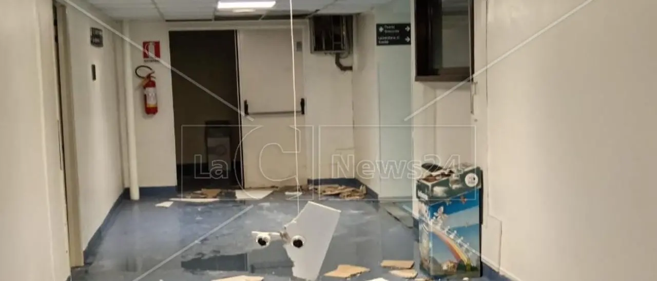 Emergenza al Pronto Soccorso di Rossano: allagamenti e cedimenti strutturali mettono a rischio la sicurezza