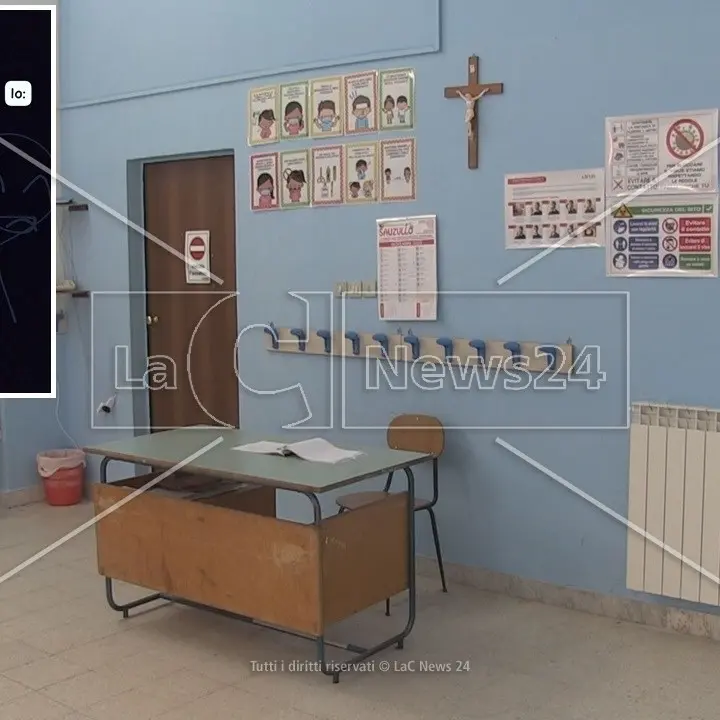 «Mamma, lo sai che oggi tutti i miei compagni avevano la febbre?»: il racconto del bimbo lasciato solo in classe