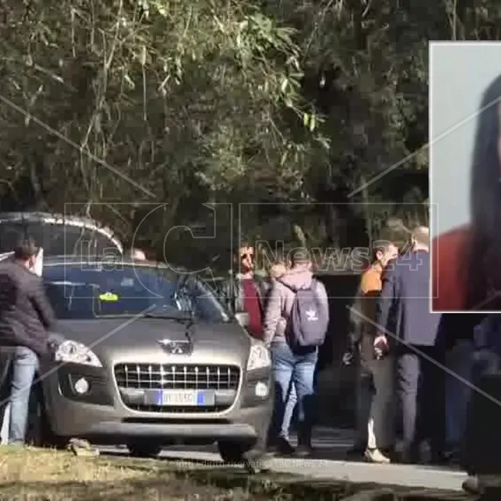 Omicidio Romeo, il vero obiettivo era il marito della dottoressa? Si cercano risposte nella traiettoria dei colpi esplosi dal sicario