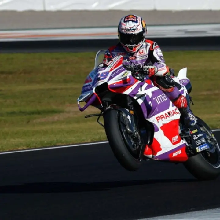 Motogp, Martin vince la Sprint e va a -14. Bagnaia solo quinto. Si decide all’ultimo atto