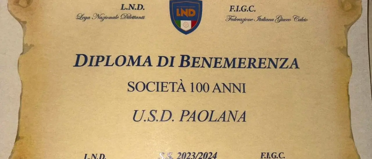 Dilettanti, la società calabrese della Paolana premiata dalla FIGC per i suoi 100 anni