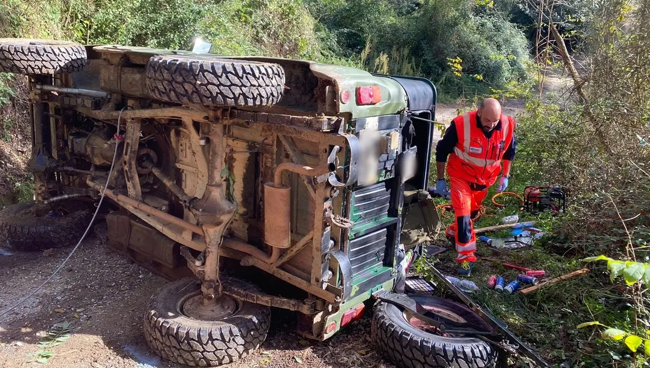 Incidente mortale nel Vibonese, jeep perde il controllo e si ribalta: niente da fare per un 47enne