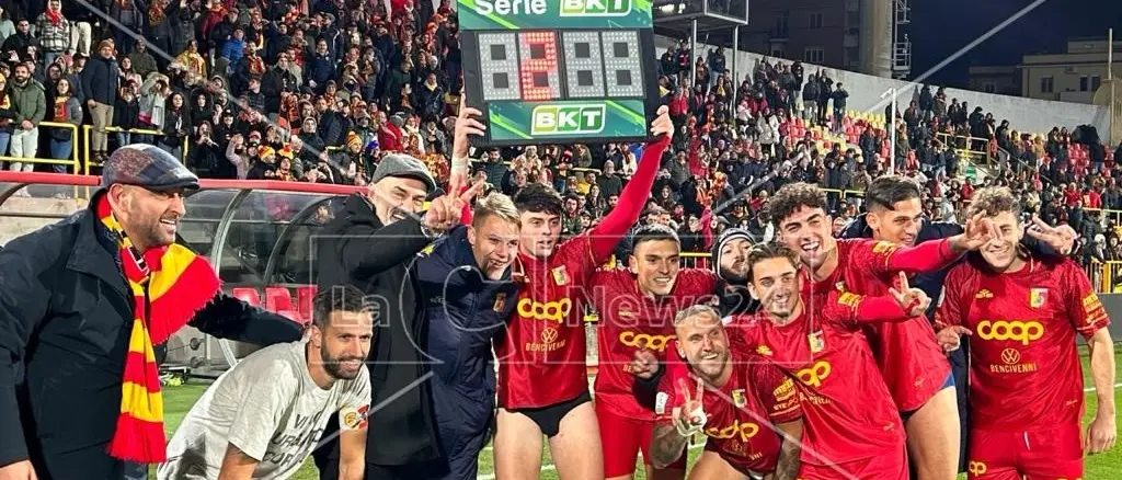 Catanzaro-Cosenza, il derby è giallorosso: Iemmello e Biasci eroi in patria. Finale 2 a 0