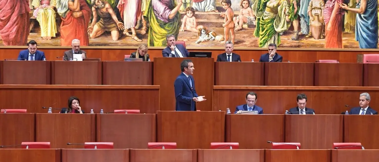 Consiglio, passano a maggioranza rendiconto e assestamento di bilancio. Ok alla svuota precari