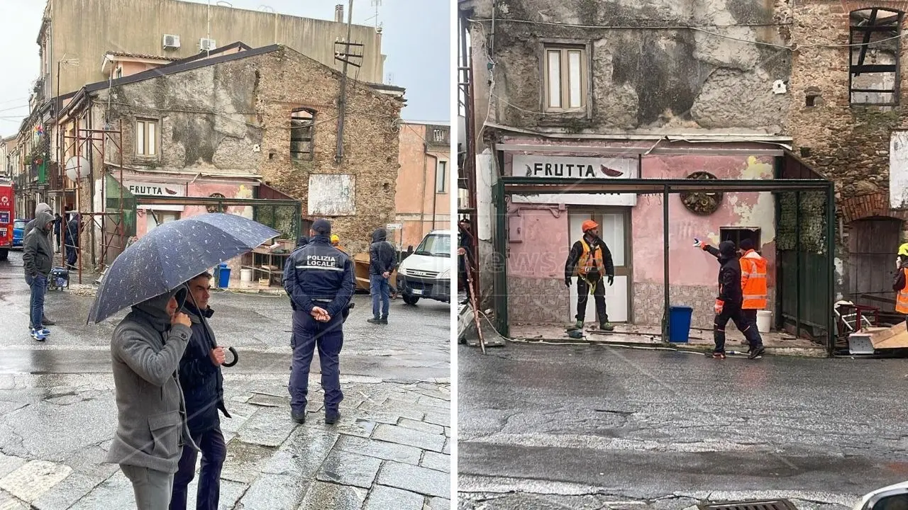 Vibo, demolito il chiosco della famiglia del collaboratore di giustizia Andrea Mantella