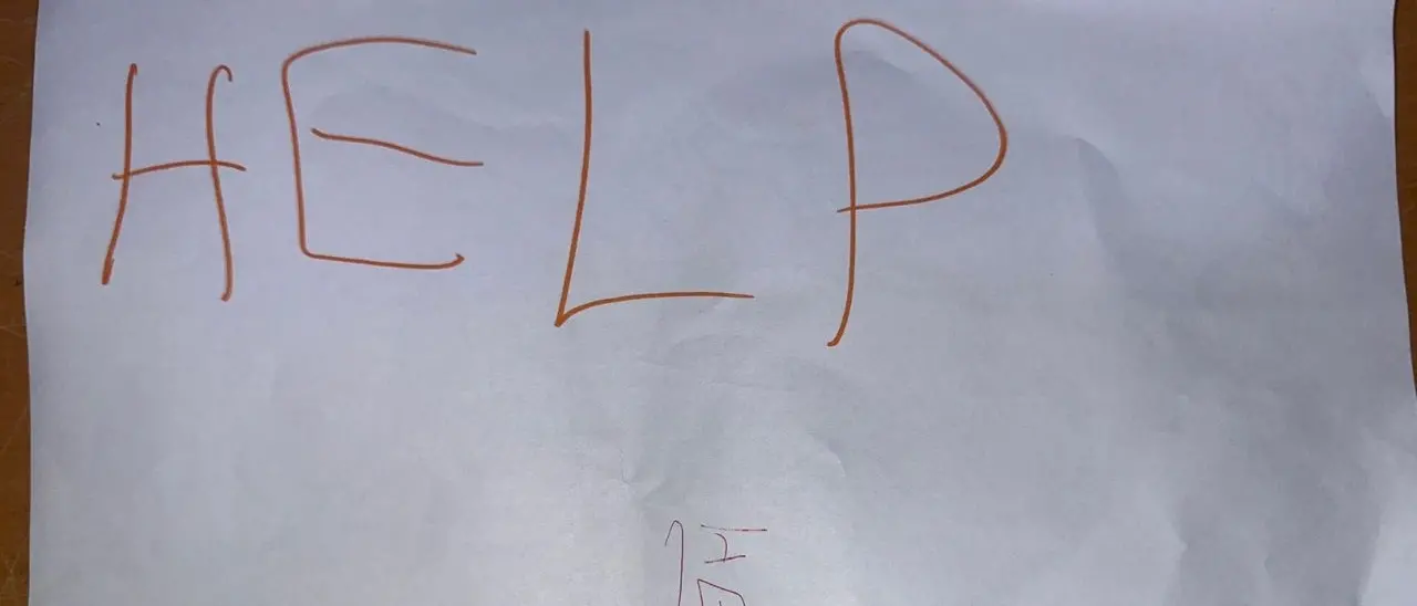 Reggio Calabria, tre bambine salvano la madre dal padre violento chiedendo aiuto ai poliziotti con un cartello