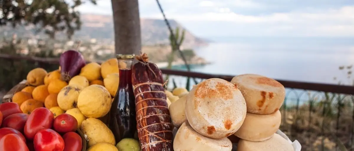Ospitalità e buon cibo, a Vibo Valentia la presentazione della guida Osterie d’Italia 2024