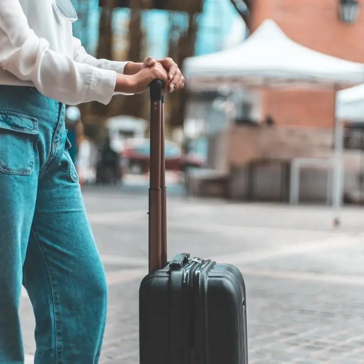 Natale in Calabria, per i viaggi in bus aumenti fino al +324%. Federconsumatori: «Inaccettabile»