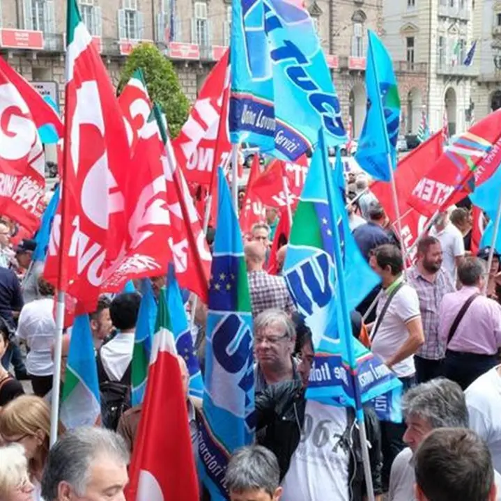 Sciopero 1 dicembre in Calabria, manifestazioni in tre città. Aderisce anche il Pd: «Stop a manovra contro Sud»