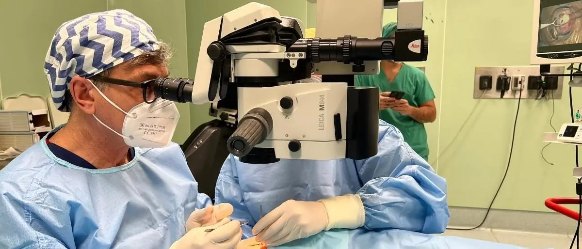 Il calabrese Paolo Nucci tra i più grandi oculisti italiani: oltre 500 interventi all’anno sui piccoli pazienti