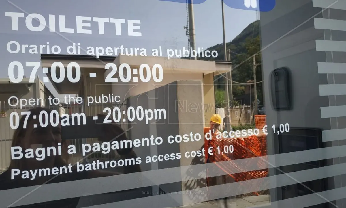 Vietato fare pipì gratis e dopo le 20: bagni a pagamento (e a tempo) nella nuova stazione di Vibo-Pizzo