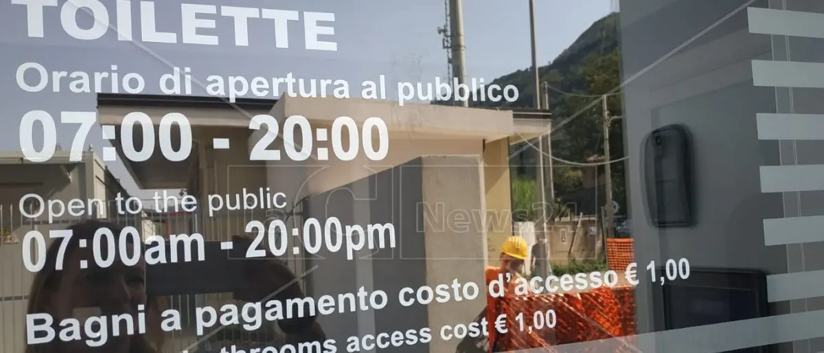 Vietato fare pipì gratis e dopo le 20: bagni a pagamento (e a tempo) nella nuova stazione di Vibo-Pizzo