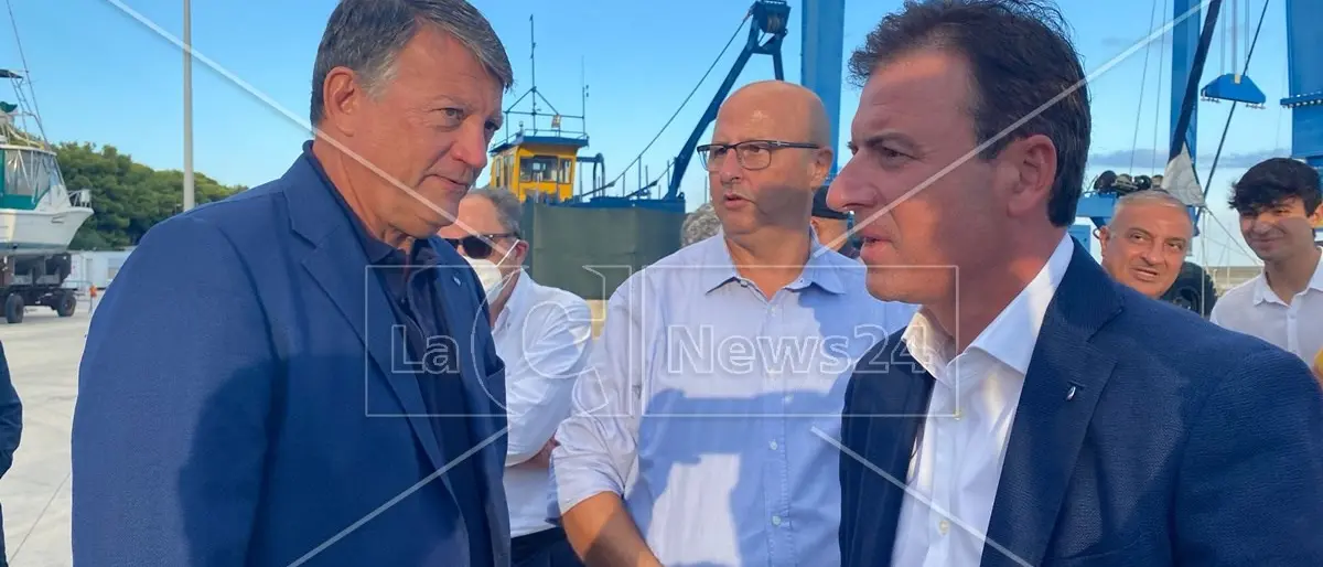 Il segretario della Uil Bombardieri a Roccella: «Nella corsa alle elezioni ci si è dimenticati di chi è in grande difficoltà»