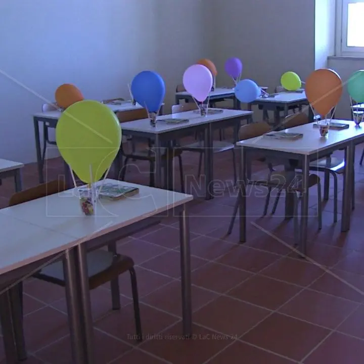 Domani prima campanella per quasi 230mila studenti calabresi: via la mascherina e torna il compagno di banco