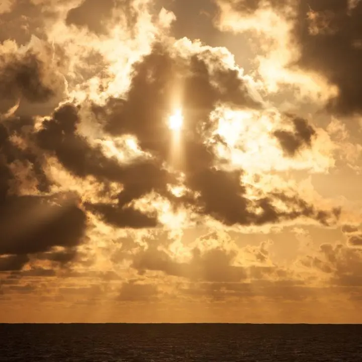 Meteo, in Calabria ultimi due giorni di caldo: dal fine settimana arriva il clima autunnale